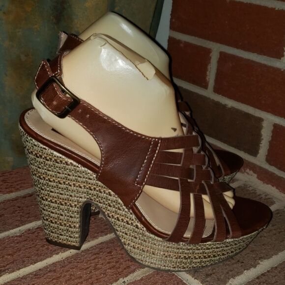 R2 BERNADETTE HEELS  - Picture 5 of 8
